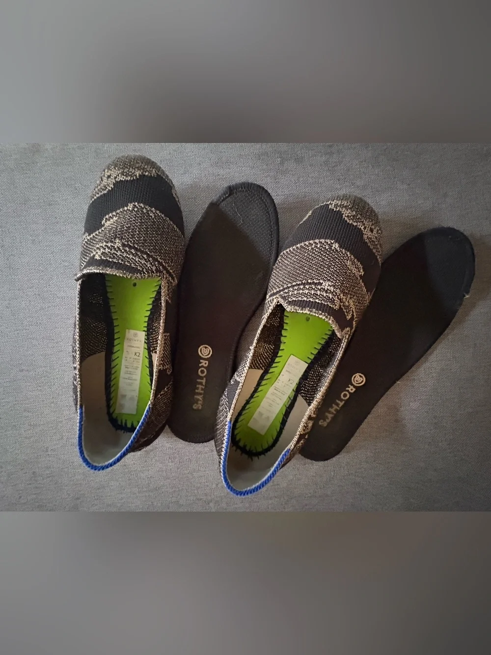 Rothy's Kids Slip-On Shoes in Black and Metallic Gold Size 2